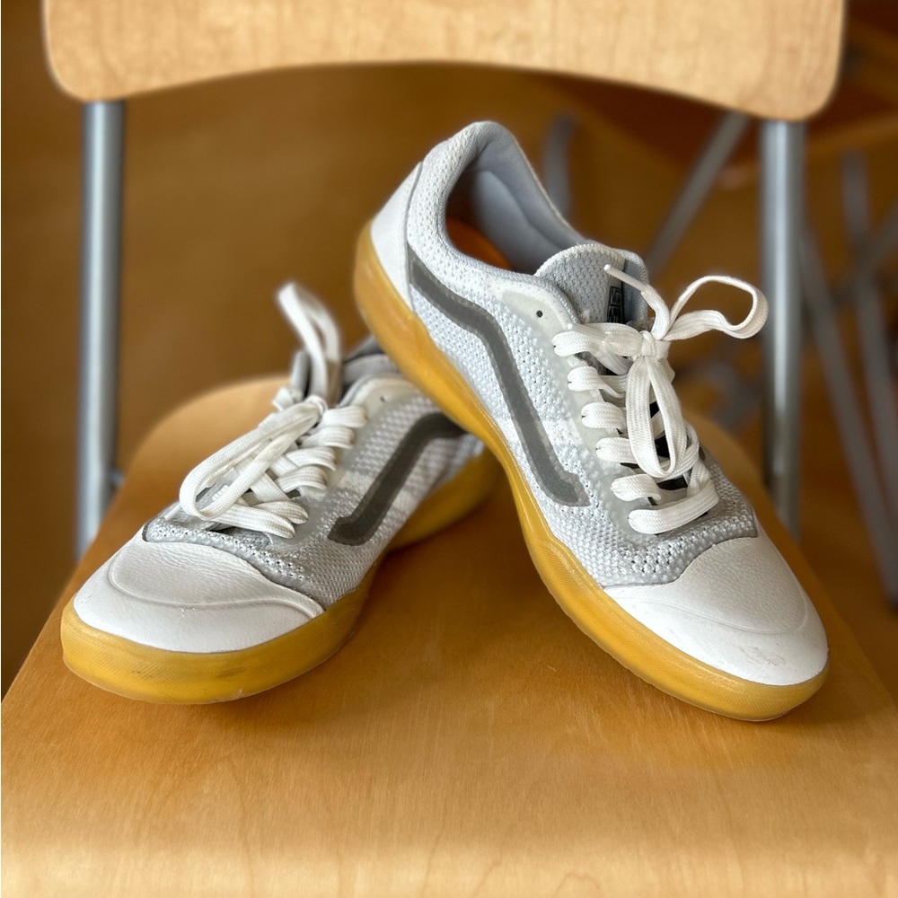 VANS Ultimate Waffle Skateboarding Shoes, Size 8